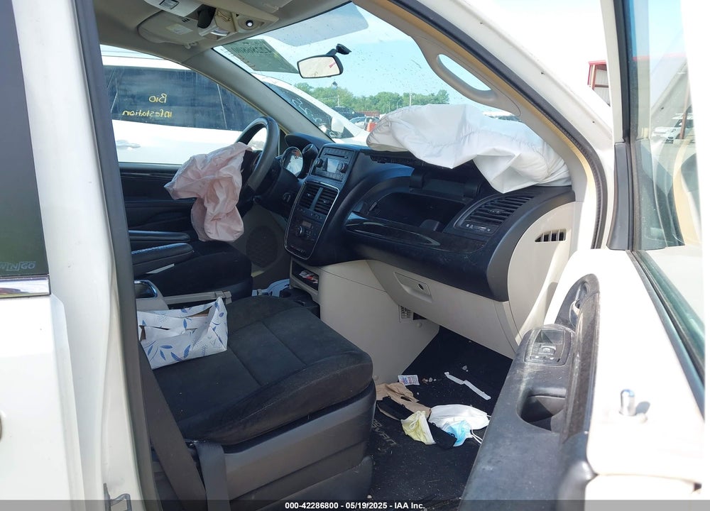 2012 DODGE GRAND CARAVAN VIN: 2C4RDGDG2CR151637