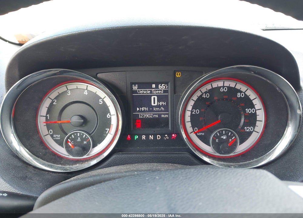 2012 DODGE GRAND CARAVAN VIN: 2C4RDGDG2CR151637