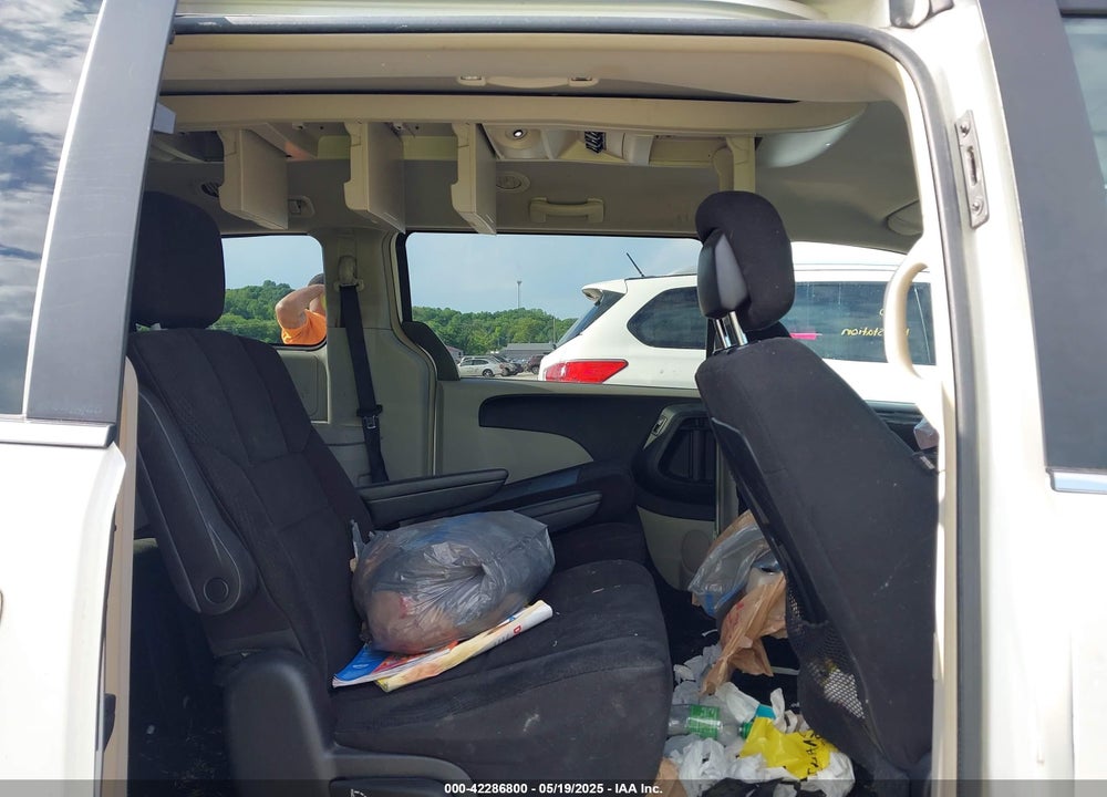 2012 DODGE GRAND CARAVAN VIN: 2C4RDGDG2CR151637