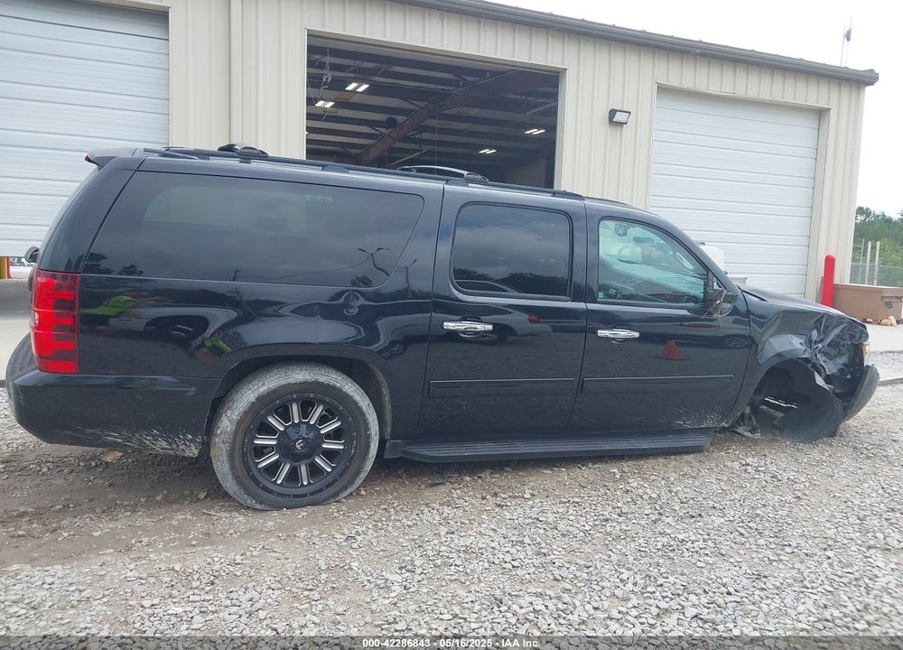 2014 CHEVROLET SUBURBAN 1500 LT VIN: 1GNSCJE07ER219935