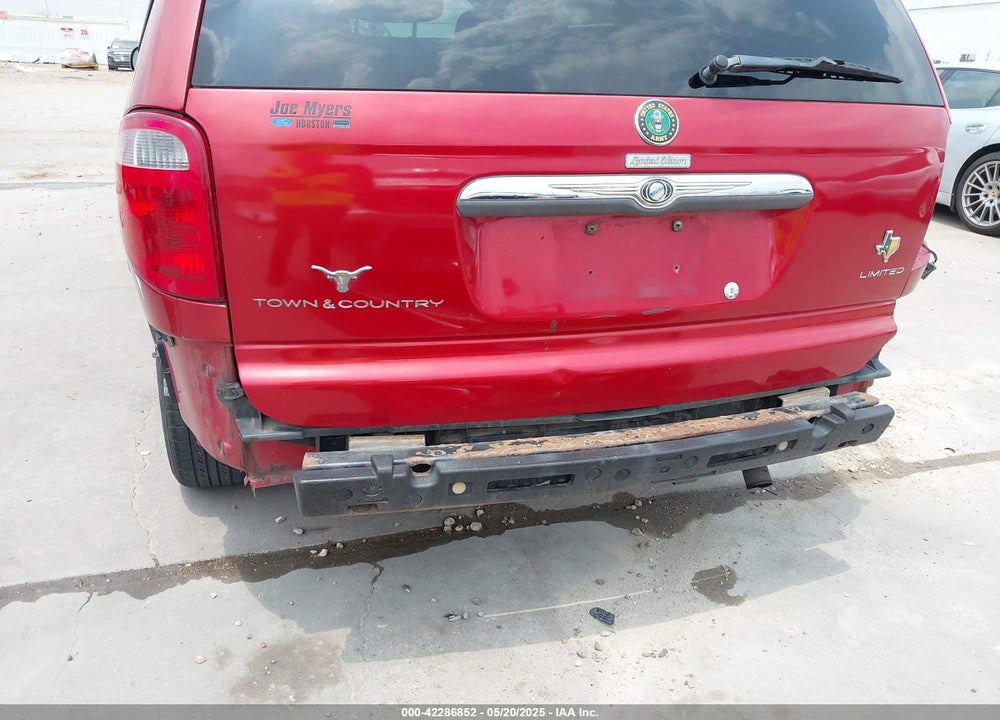 2003 CHRYSLER TOWN & COUNTRY LIMITED VIN: 2C8GP64L53R271212