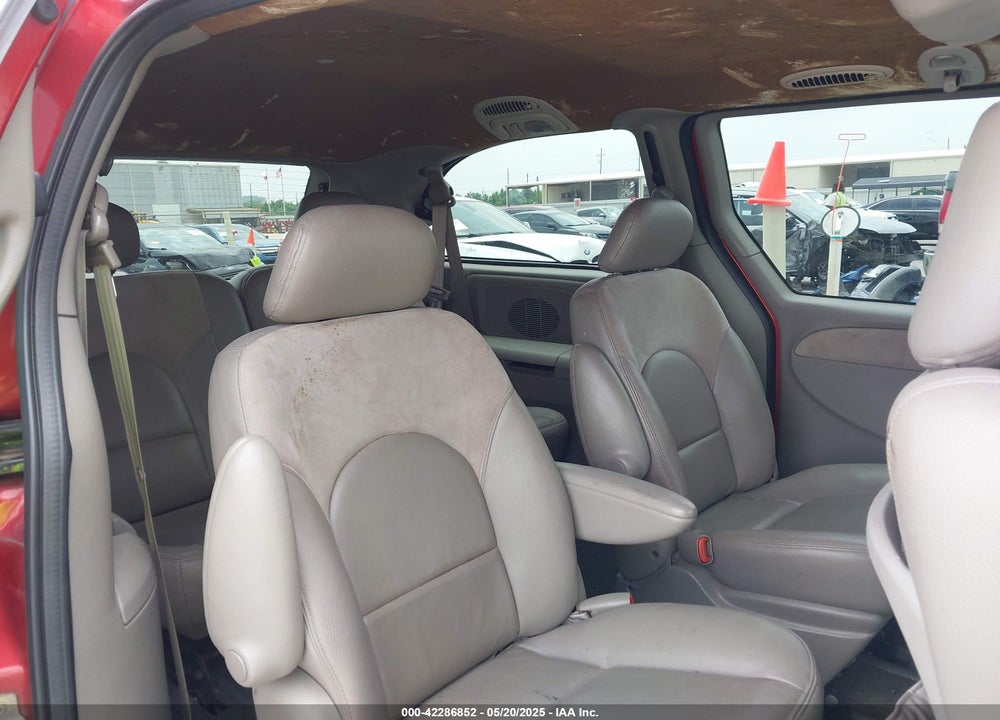 2003 CHRYSLER TOWN & COUNTRY LIMITED VIN: 2C8GP64L53R271212
