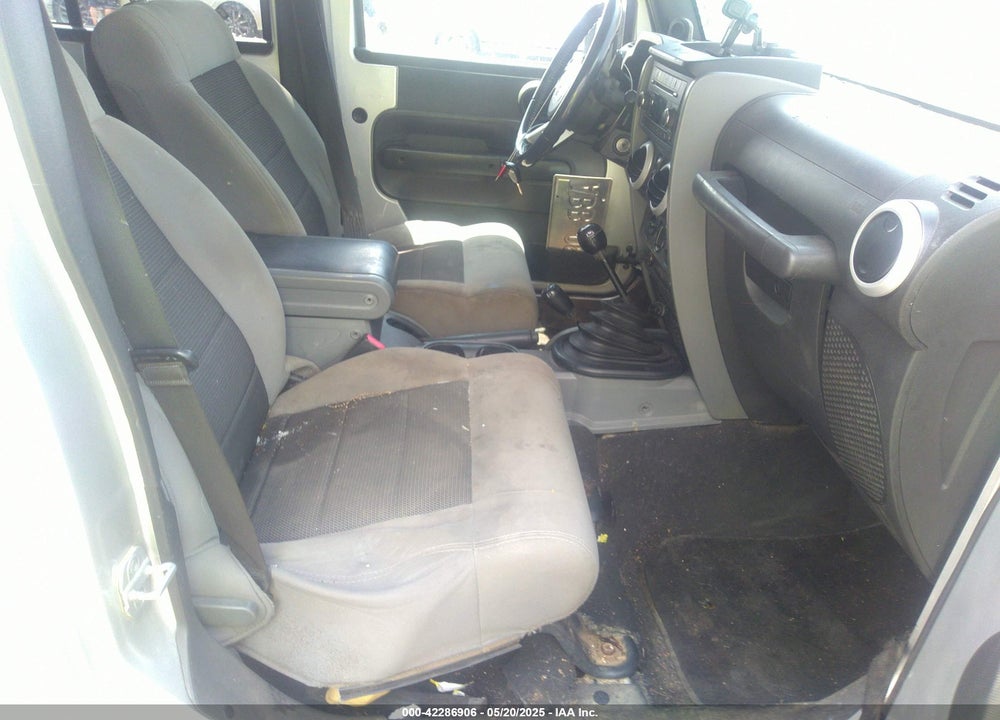2010 JEEP WRANGLER UNLIMITED SAHARA VIN: 1J4HA5H12AL178061
