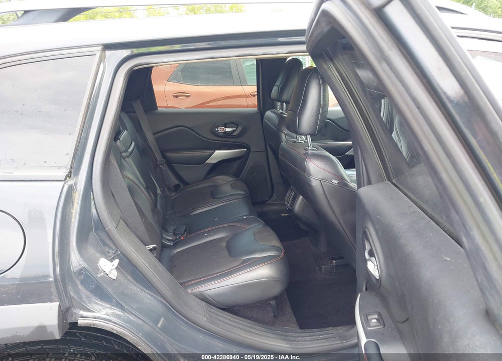 2017 JEEP CHEROKEE VIN: 1C4PJMBS1HW569093