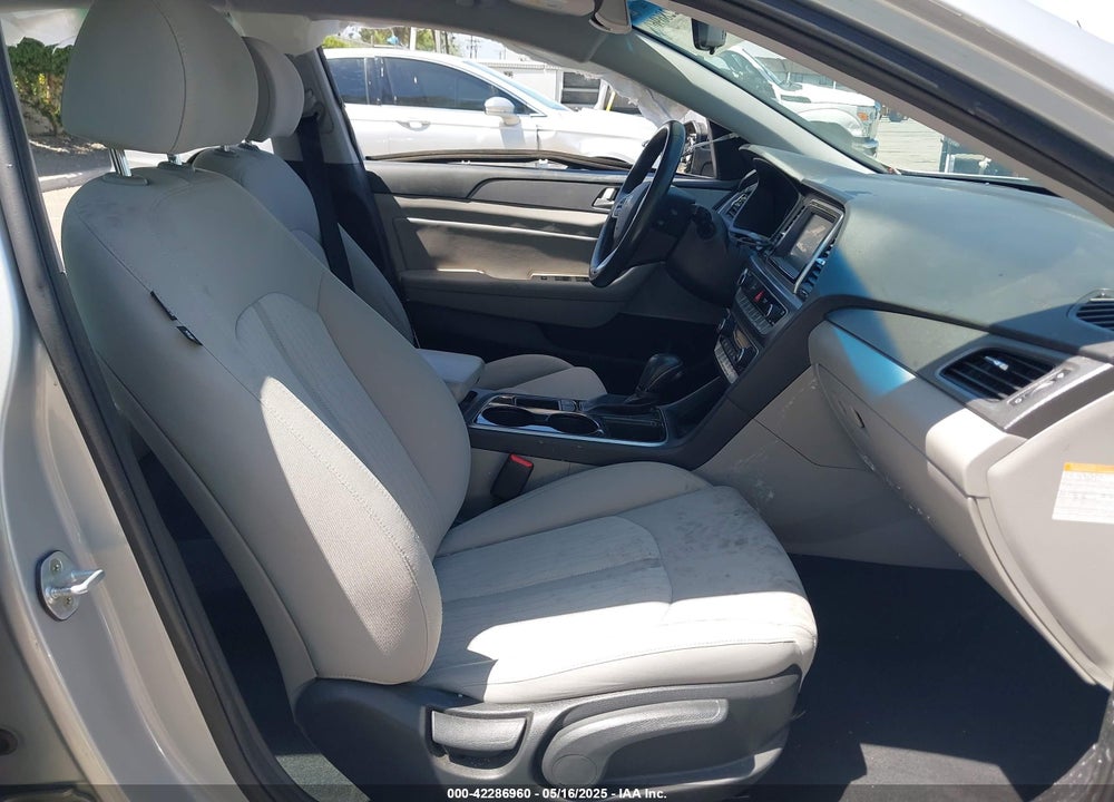 2019 HYUNDAI SONATA HYBRID VIN: KMHE24L31KA091656