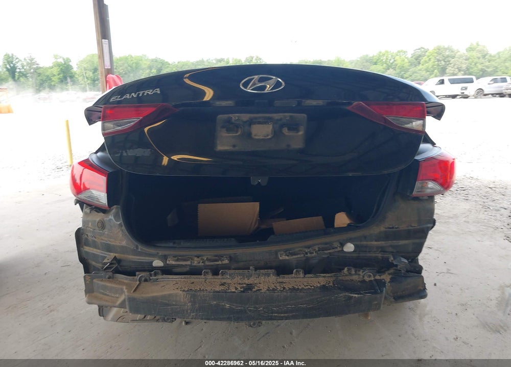 2016 HYUNDAI ELANTRA VIN: 5NPDH4AE3GH754907