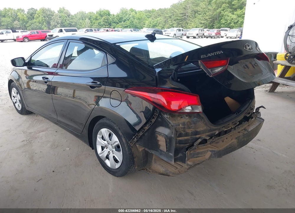 2016 HYUNDAI ELANTRA VIN: 5NPDH4AE3GH754907