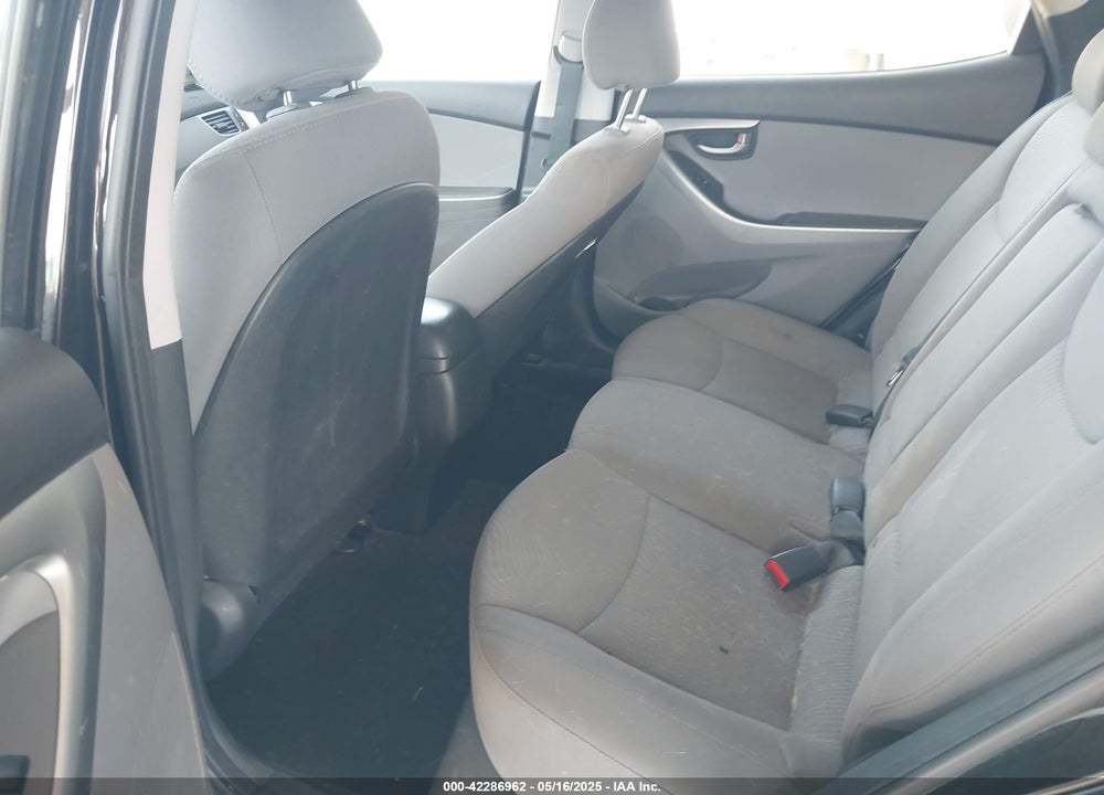 2016 HYUNDAI ELANTRA VIN: 5NPDH4AE3GH754907