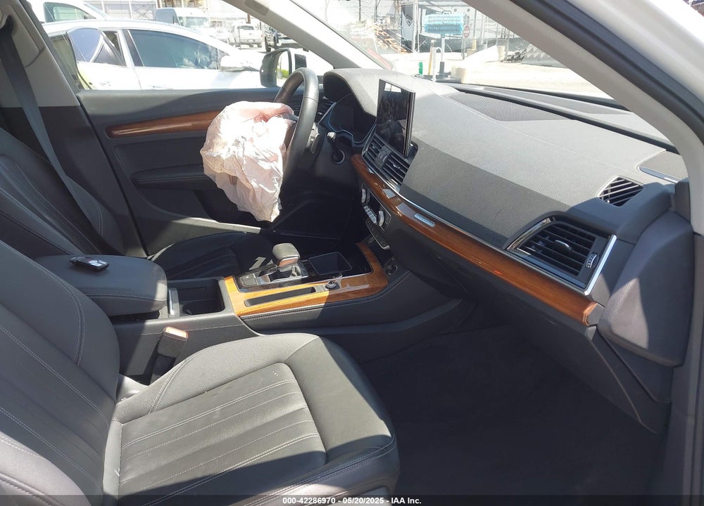 2021 AUDI Q5 VIN: WA1E2AFY1M2043365