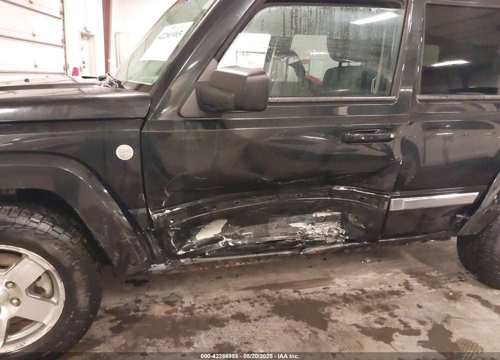 2010 JEEP COMMANDER VIN: 1J4RG4GT4AC115611