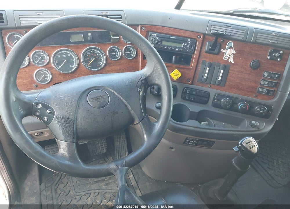 2011 FREIGHTLINER CASCADIA 125 VIN: 1FUJGLDR9BSAW5104