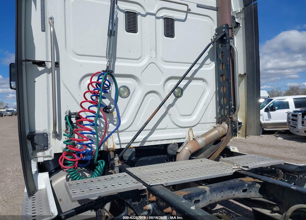 2011 FREIGHTLINER CASCADIA 125 VIN: 1FUJGLDR9BSAW5104