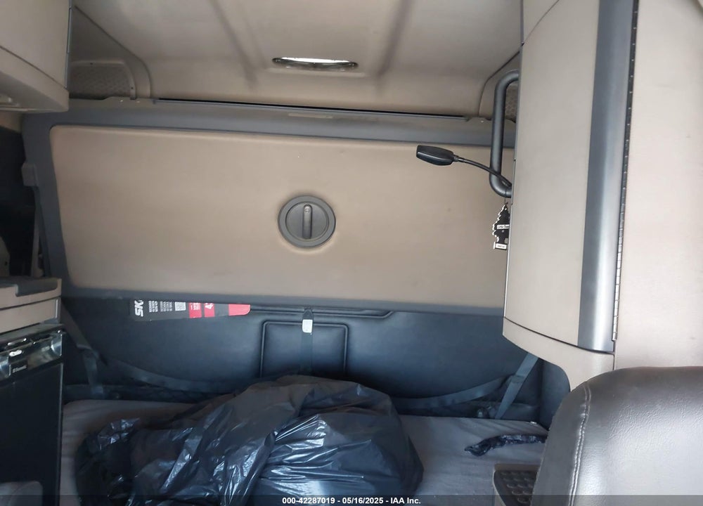 2011 FREIGHTLINER CASCADIA 125 VIN: 1FUJGLDR9BSAW5104
