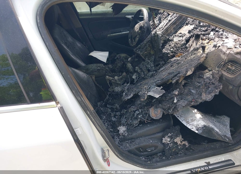2016 VOLVO S60 VIN: YV126MFK0G2390792