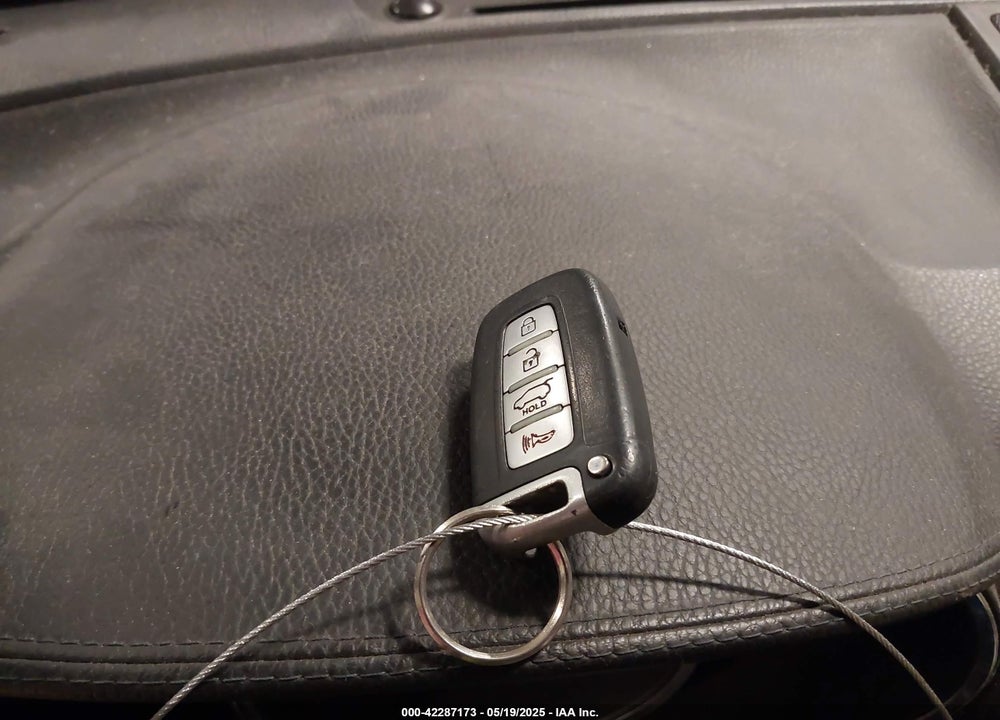 2011 KIA SORENTO VIN: 5XYKWDA21BG163591