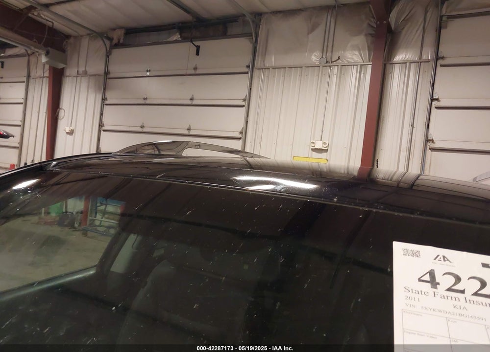 2011 KIA SORENTO VIN: 5XYKWDA21BG163591