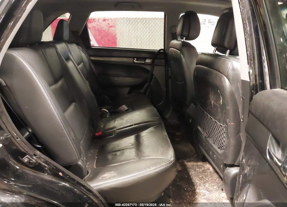 2011 KIA SORENTO VIN: 5XYKWDA21BG163591