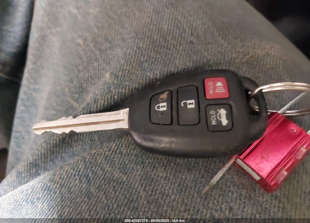 2017 TOYOTA COROLLA LE VIN: 5YFBURHE9HP719136