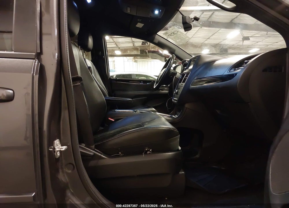 2015 DODGE GRAND CARAVAN VIN: 2C4RDGCG4FR749850