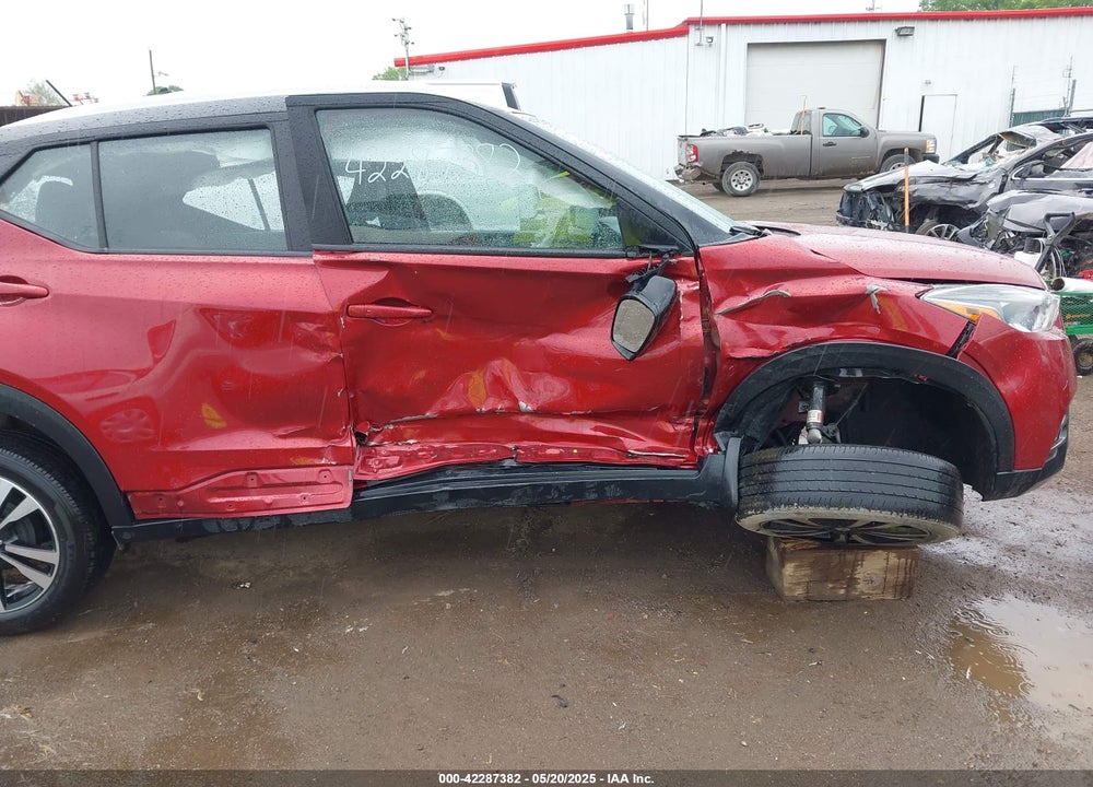 2018 NISSAN KICKS SV VIN: 3N1CP5CU7JL501916