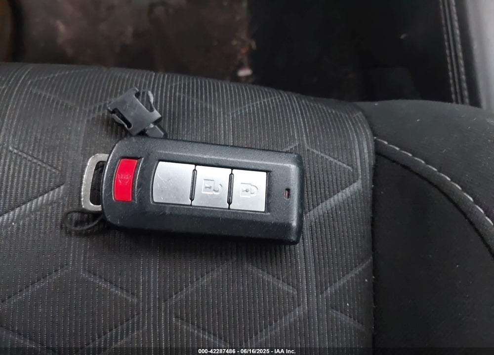 2020 MITSUBISHI OUTLANDER VIN: JA4AR3AU8LU029105