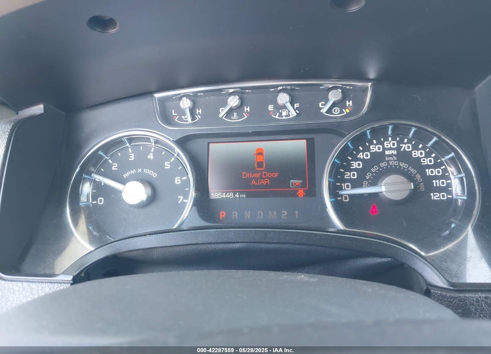 2011 FORD F-150 LARIAT VIN: 1FTFW1E62BFA52726