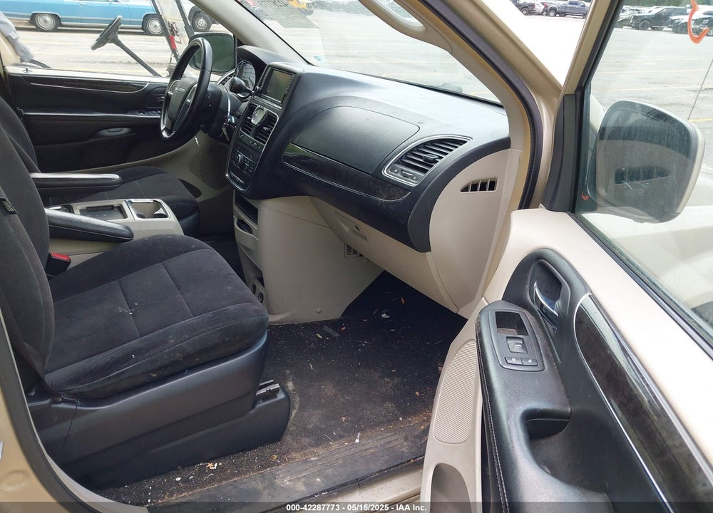 2011 CHRYSLER TOWN & COUNTRY TOURING VIN: 2A4RR5DG7BR701607