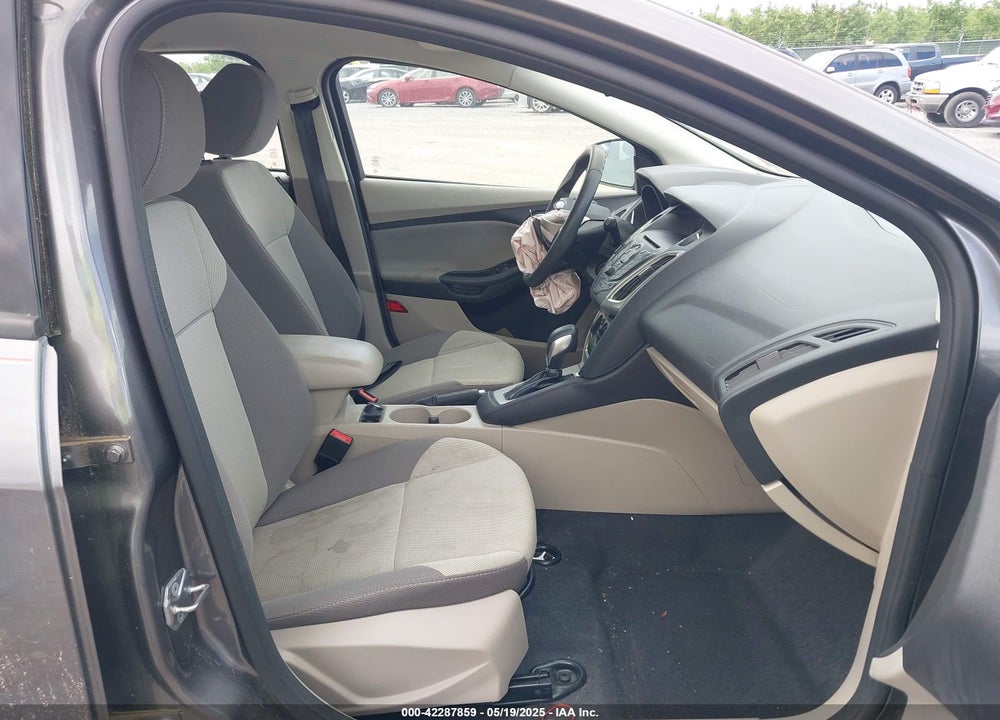 2014 FORD FOCUS SE VIN: 1FADP3K23EL280103