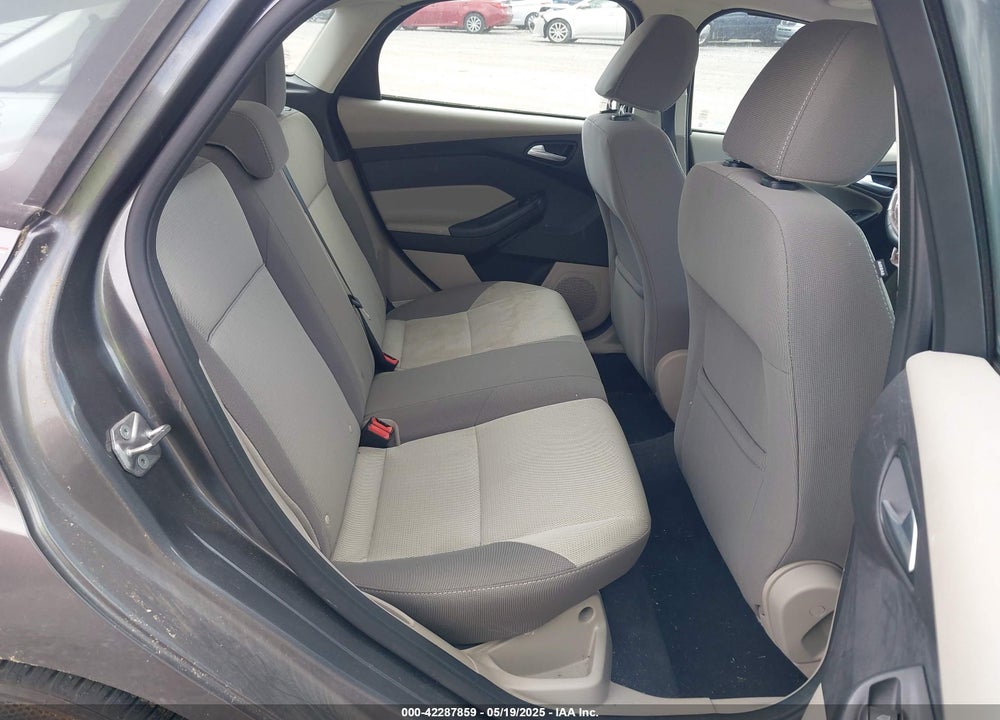 2014 FORD FOCUS SE VIN: 1FADP3K23EL280103