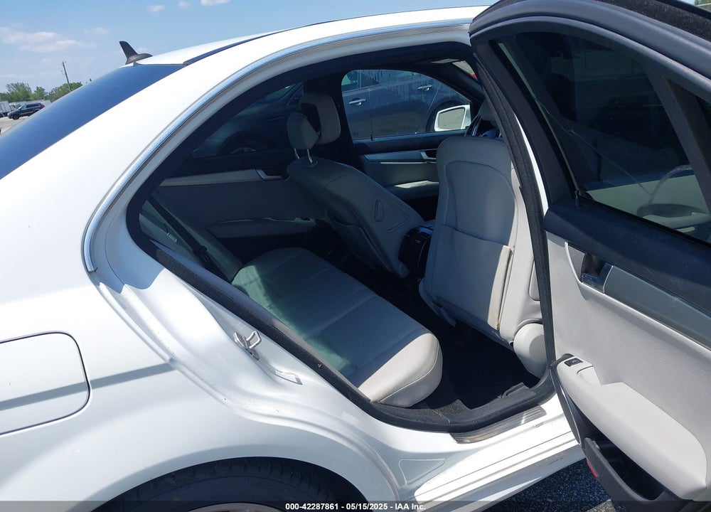 2013 MERCEDES-BENZ C 250 VIN: WDDGF4HB8DR267050