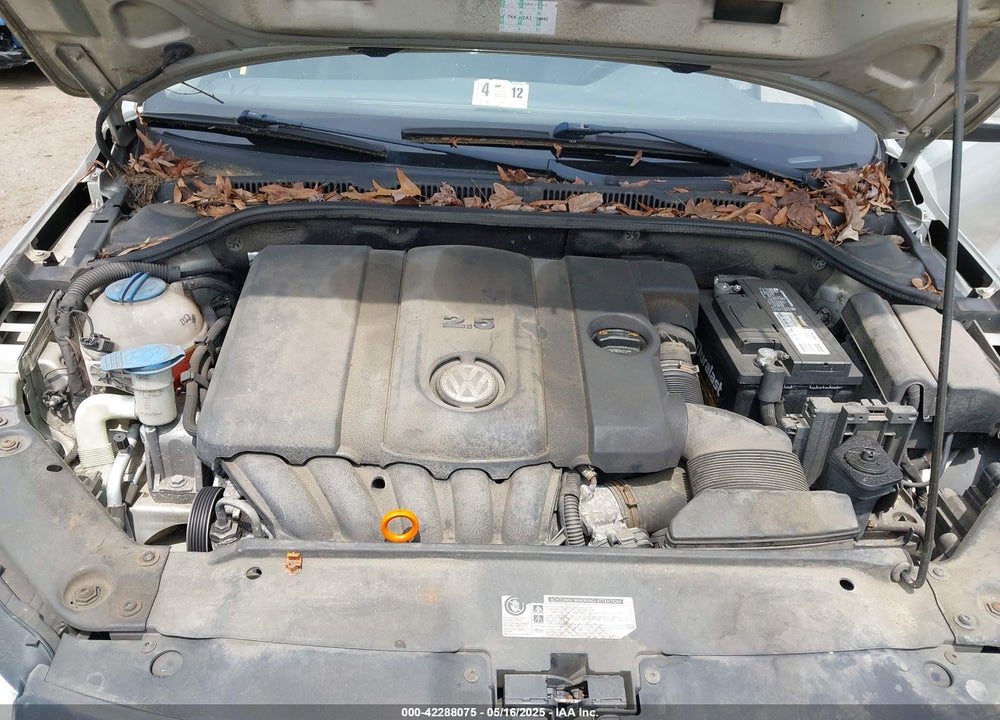 2011 VOLKSWAGEN JETTA 2.5L SE VIN: 3VWDX7AJ0BM367281