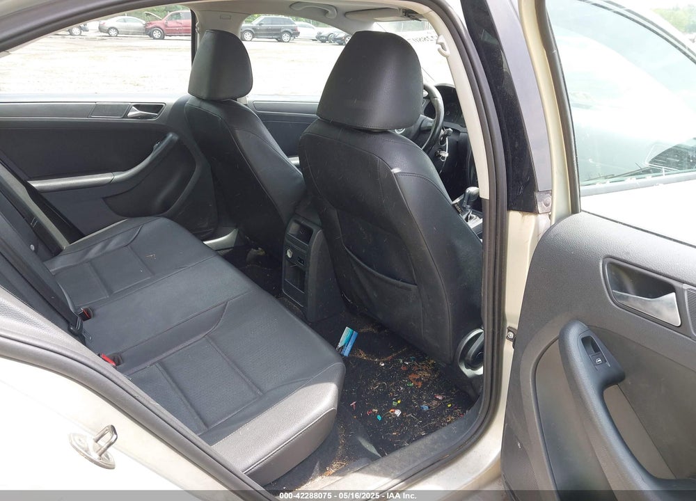 2011 VOLKSWAGEN JETTA 2.5L SE VIN: 3VWDX7AJ0BM367281