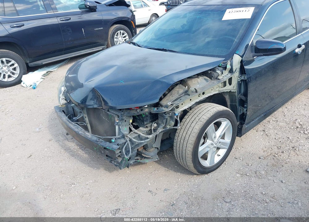 2014 TOYOTA CAMRY SE VIN: 4T1BF1FK0EU755084