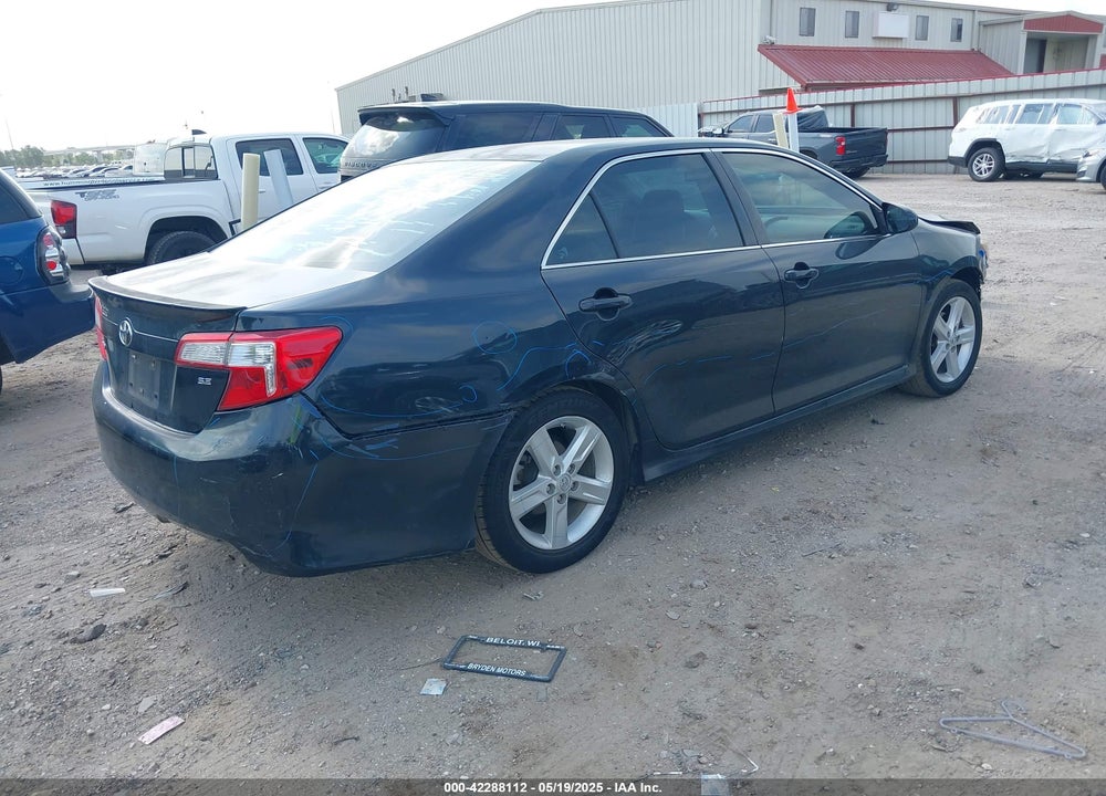 2014 TOYOTA CAMRY SE VIN: 4T1BF1FK0EU755084