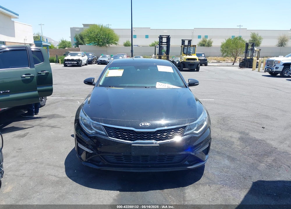 2020 KIA OPTIMA VIN: 5XXGT4L32LG420025