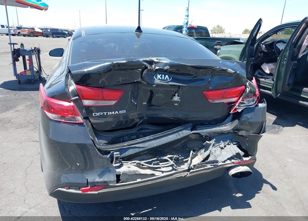 2020 KIA OPTIMA VIN: 5XXGT4L32LG420025