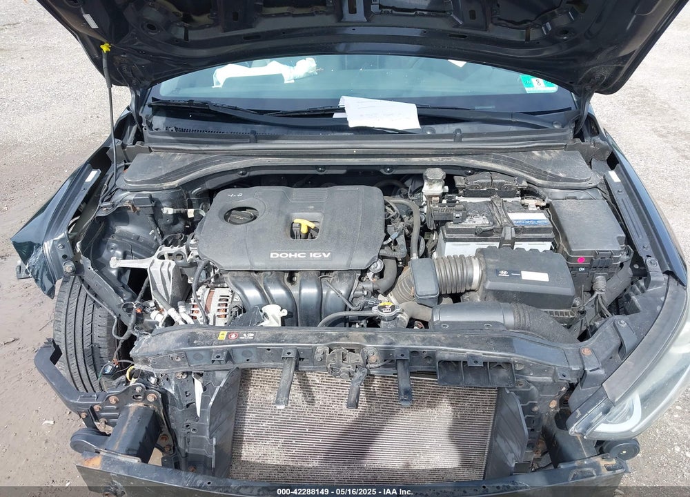2017 HYUNDAI ELANTRA VIN: KMHD74LF8HU091975