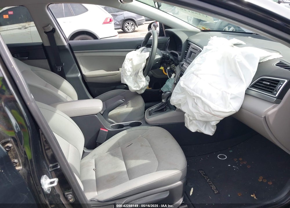 2017 HYUNDAI ELANTRA VIN: KMHD74LF8HU091975