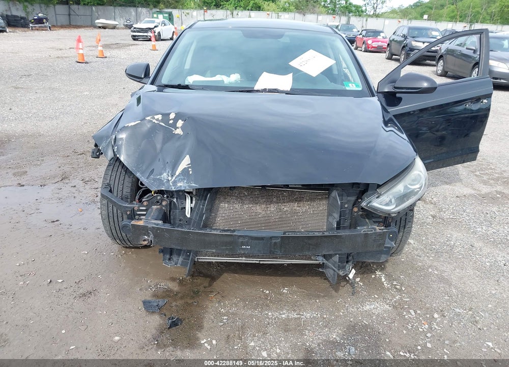2017 HYUNDAI ELANTRA VIN: KMHD74LF8HU091975