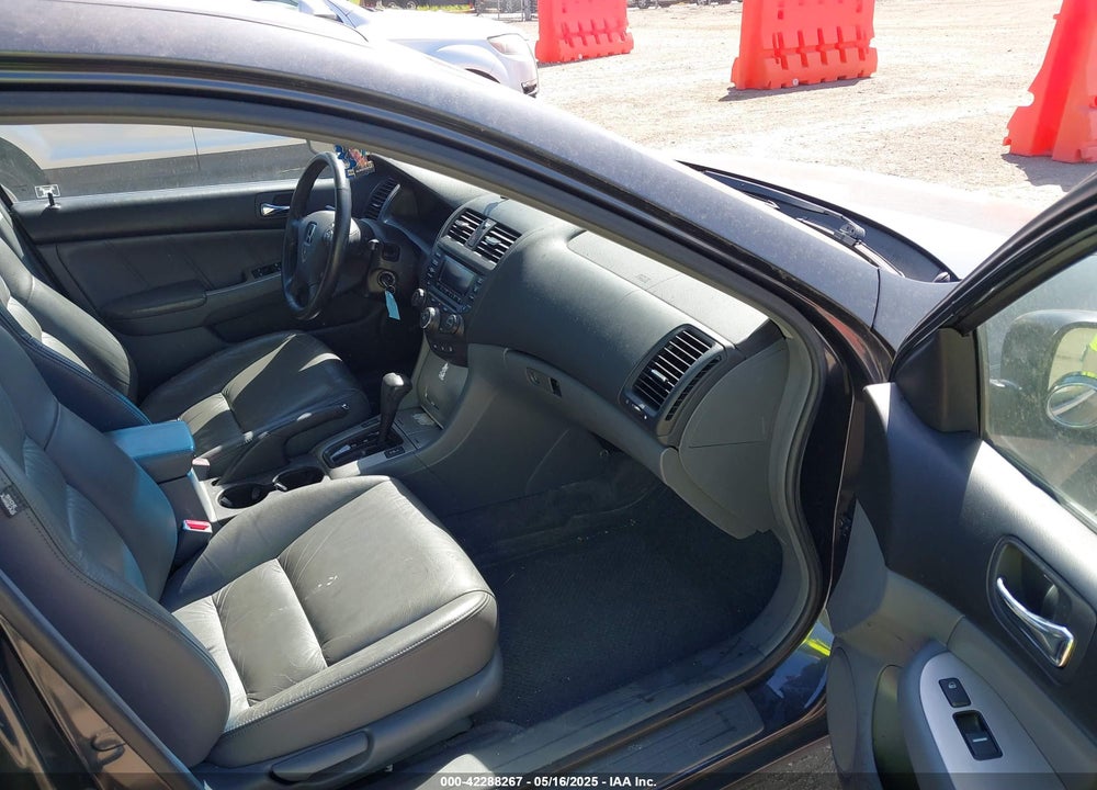 2005 HONDA ACCORD 2.4 EX VIN: 1HGCM56845A090221