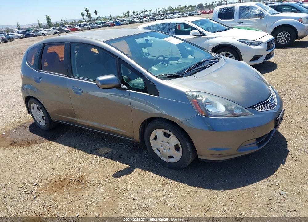 2013 HONDA FIT VIN: JHMGE8H34DC082914