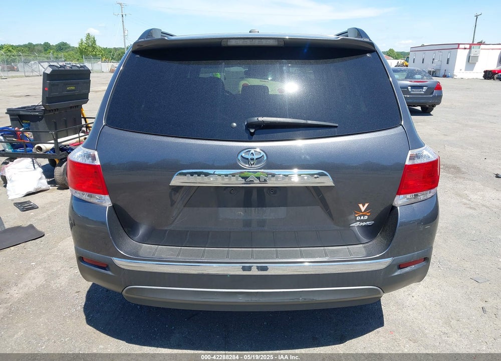 2011 TOYOTA HIGHLANDER BASE V6 VIN: 5TDBK3EH7BS064202