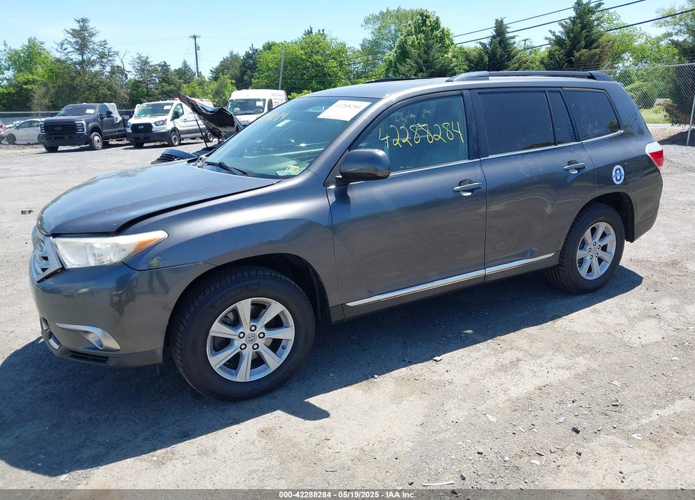 2011 TOYOTA HIGHLANDER BASE V6 VIN: 5TDBK3EH7BS064202