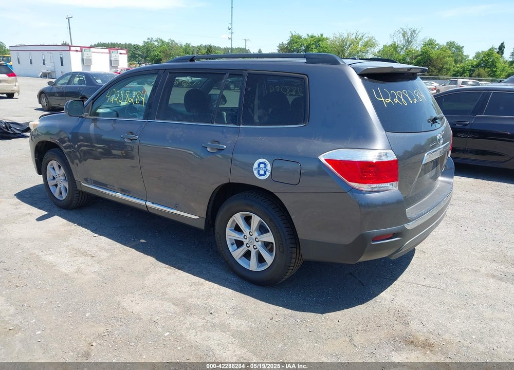 2011 TOYOTA HIGHLANDER BASE V6 VIN: 5TDBK3EH7BS064202