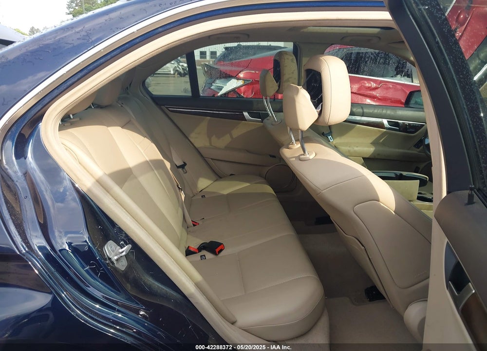 2014 MERCEDES-BENZ C CLASS VIN: WDDGF8AB8EA963828