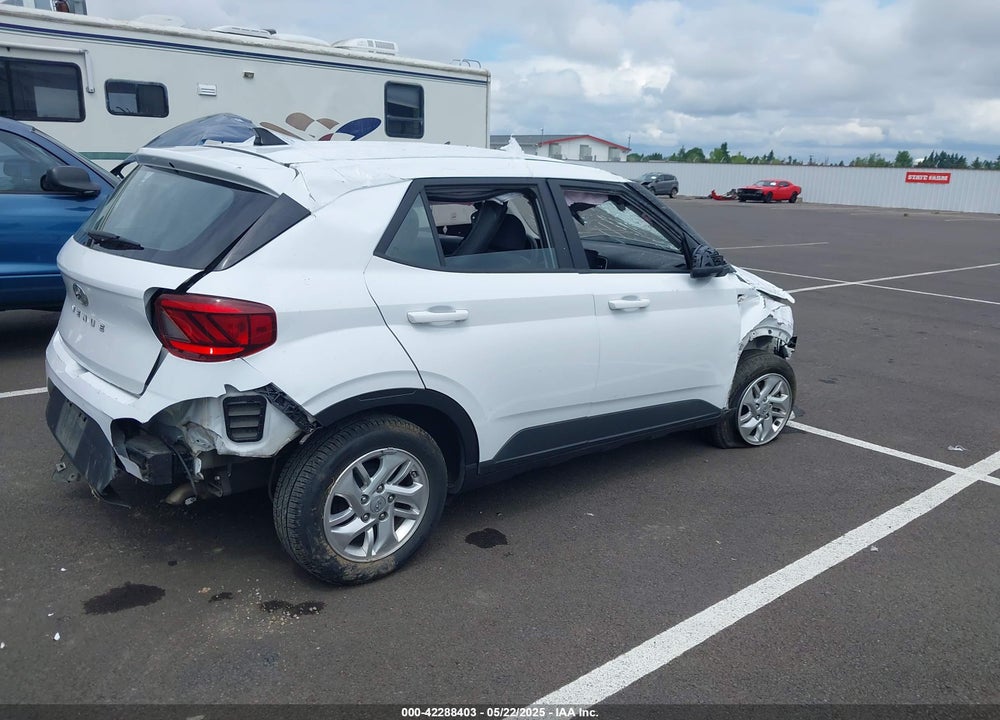 2021 HYUNDAI VENUE VIN: KMHRB8A31MU103284