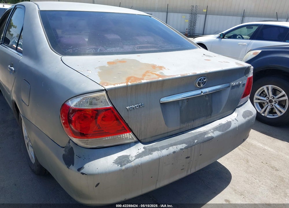 2005 TOYOTA CAMRY LE VIN: 4T1BE32K95U556765