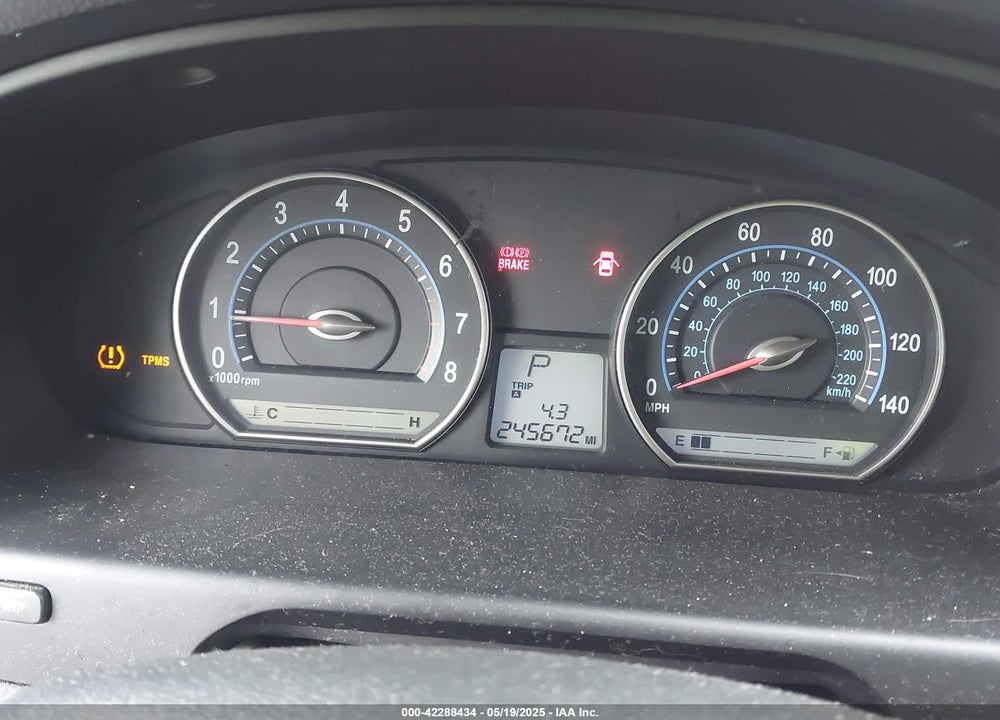 2008 KIA OPTIMA VIN: KNAGE124085200037
