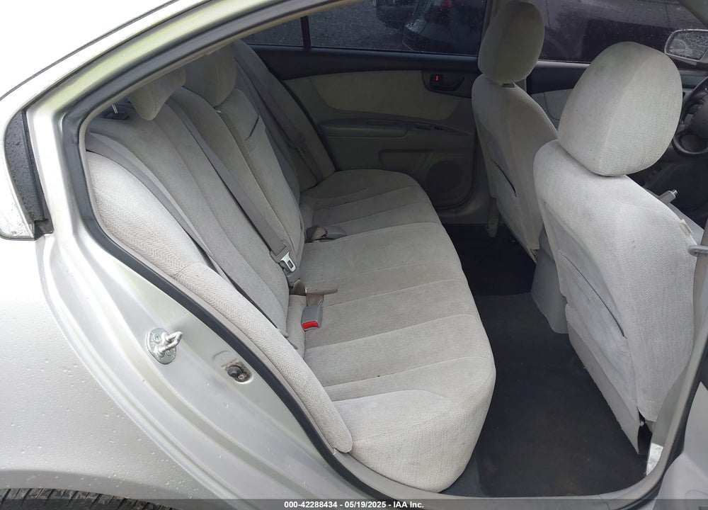 2008 KIA OPTIMA VIN: KNAGE124085200037