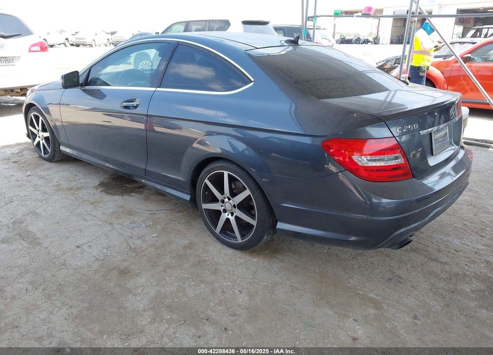 2015 MERCEDES-BENZ C 250 VIN: WDDGJ4HBXFG390555